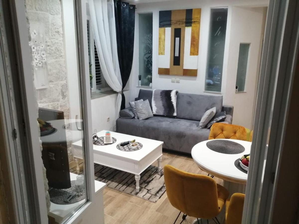 Cherry Luxury Apartment กอร์จูลา ภายนอก รูปภาพ
