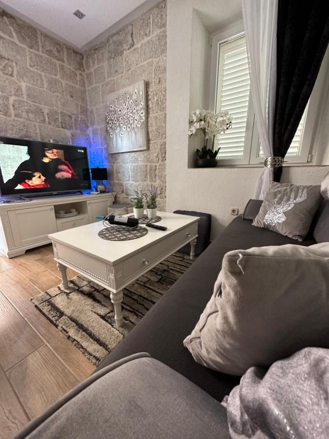 Cherry Luxury Apartment กอร์จูลา ภายนอก รูปภาพ